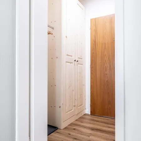 Mit Separater Kueche Mitten In Appartement *